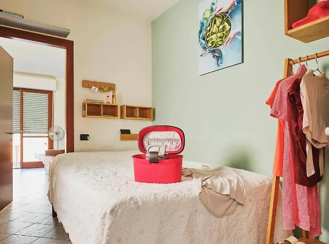 Le Quattro Stagioni Lakeview アパート