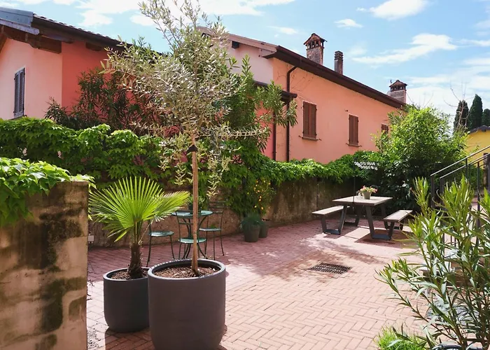 Le Quattro Stagioni Lakeview アパート